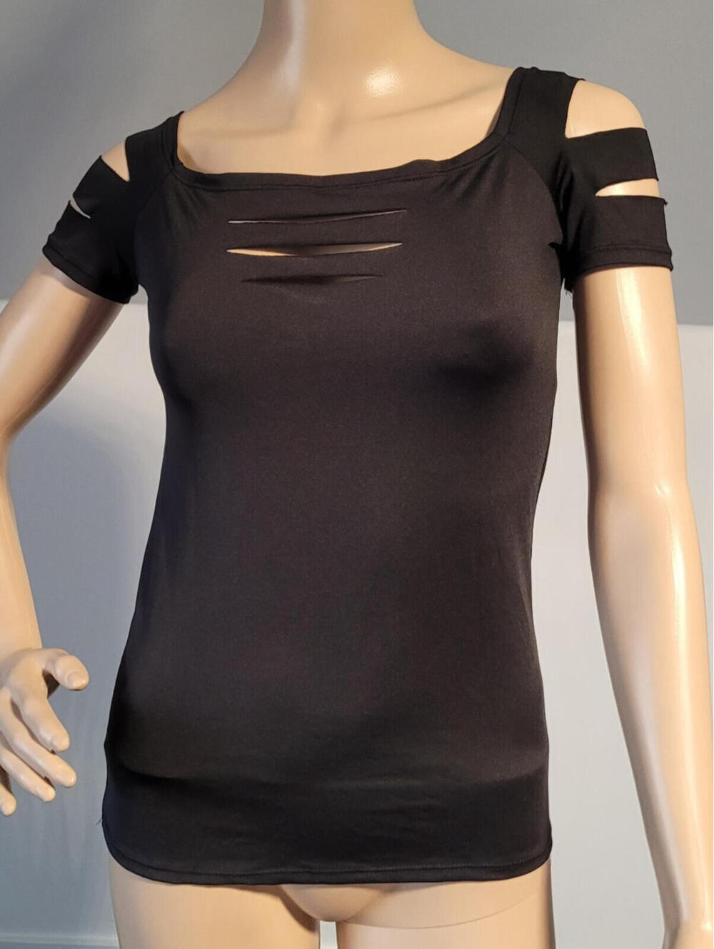 Women's Black Polyester T-Shirt Medium LC25005